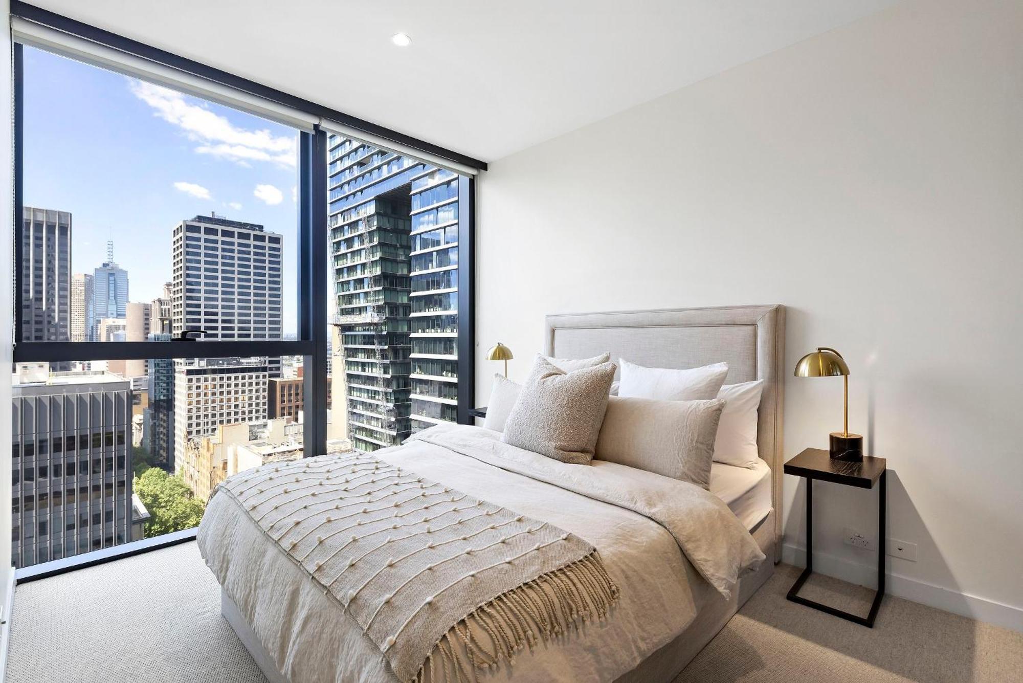 Luxuria Apartments - Collins House — Photos 2